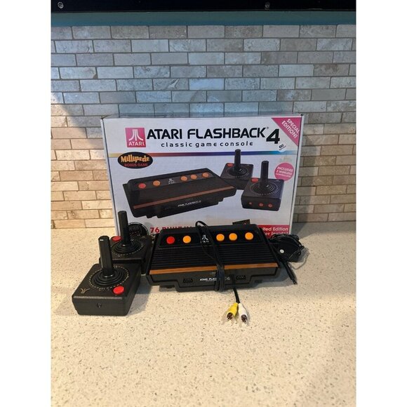 Atari Flashback 4 Classic Game Console Special Edition - 76 Built-In Games - Picture 1 of 5